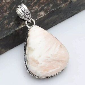 SCOLECITE PENDANT